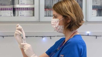 Κορωνοϊός-Μόσιαλος: “Αποδέσμευση” από τα μέτρα όταν εμβολιαστεί το 70% των πολιτών