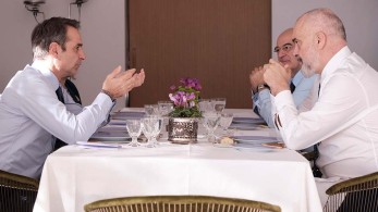 Τη βελτίωση των διμερών σχέσεων διαπίστωσαν Μητσοτάκης και Ράμα