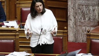 Κεραμέως: Πότε και πώς θα ανοίξουν Γυμνάσια – Λύκεια