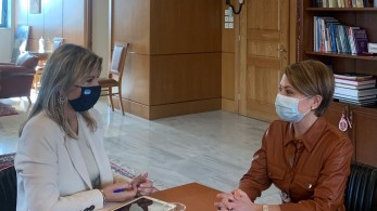 Αλεξοπούλου: Να ενταχθεί ειδικό μάθημα διαπαιδαγώγησης για ζώα συντροφιάς