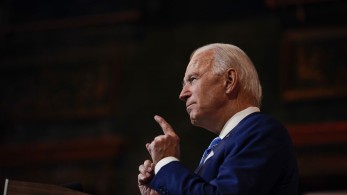 Μπάιντεν: “Δεν αστειεύομαι, θα σας απολύσω”