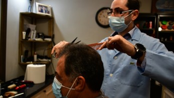 Πώς θα λειτουργήσουν από Δευτέρα κομμωτήρια, κουρεία και κέντρα αισθητικής