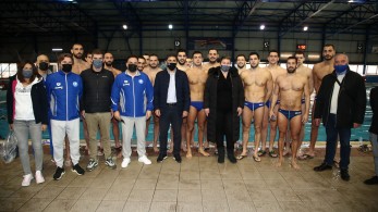 Αυγενάκης και Πάιατ ευχήθηκαν στους διεθνείς της Ελλάδας και ΗΠΑ στο πόλο ανδρών