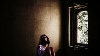 Σεξουαλική βία: Πώς μπορούμε να βοηθήσουμε τα θύματα