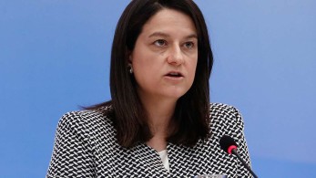 Κεραμέως για σχολεία: Όλα έτοιμα για αύριο- Πώς θα ανοίξει η Γ’ Λυκείου