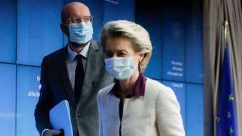 ΕΕ: “Τρέχει” για τα εμβόλια-Σύσταση να αποφεύγονται τα ταξίδια