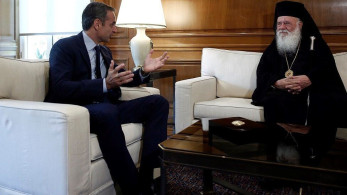 Σκληρή απάντηση κυβέρνησης σε Ιερά Σύνοδο: Ο νόμος δεν εφαρμόζεται κατά το δοκούν