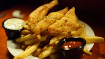 Τα τηγανητά αυξάνουν τον κίνδυνο εμφράγματος και εγκεφαλικού