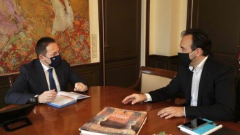 Συνάντηση Πέτσα -Παπαστεργίου: Στο επίκεντρο θέματα αυτοδιοίκησης