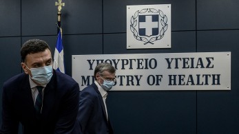 Κορωνοϊός: Έκτακτη σύσκεψη στο υπουργείο Υγείας για τις μεταλλάξεις