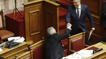 Προσλήψεις στο Δημόσιο: Εύσημα Θεοδωρικάκου σε Βορίδη