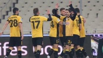 Με το… ένα πόδι στην οκτάδα η ΑΕΚ – Αφήνει πίσω τον Απόλλωνα Σμύρνης