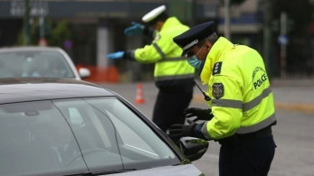 Σαρωτικοί έλεγχοι της ΕΛΑΣ για την τήρηση των μέτρων – Βροχή τα πρόστιμα