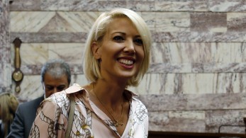 Ο Γιαννούλης έκανε την Μονογυιού τραγούδι!