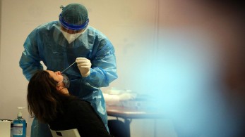 Κορωνοϊός: 795 νέα κρούσματα, 257 διασωληνωμένοι, 15 θάνατοι