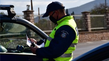 Σαρωτικοί έλεγχοι και πρόστιμα των αρχών για τη μη τήρηση των μέτρων