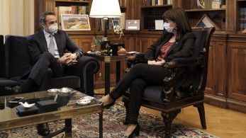 Μητσοτάκης για εμβόλια: Οι εταιρείες να τιμήσουν τα συμβόλαιά τους