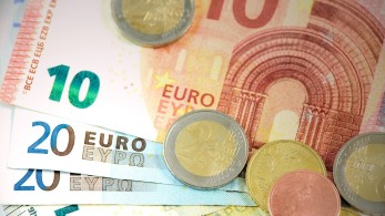 Παρατείνονται για 3 μήνες Ελάχιστο Εγγυημένο Εισόδημα και επίδομα στέγασης