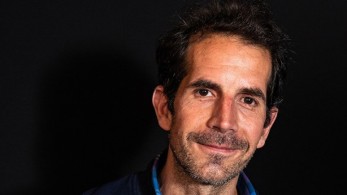 Σκιτσογράφος Ζιλ: Από τον Λούκυ Λουκ στις “50 αποχρώσεις των Ελλήνων”