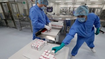 Financial Times: Μέγιστο πολιτικό σκάνδαλο το φιάσκο της ΕΕ με τα εμβόλια