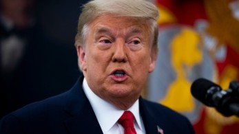 Ο “σύμμαχος” του Τραμπ στην Γερουσία παλεύει να τον σώσει