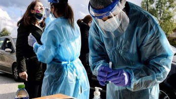 Κορωνοϊός: 858 νέα κρούσματα, 32 θάνατοι και 274 διασωληνωμένοι