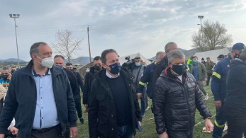 Πέτσας: Τη Δευτέρα κατατίθενται 300.000 ευρώ σε κάθε σεισμόπληκτο δήμο