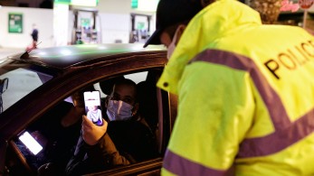 Συλλήψεις και πρόστιμα για παραβίαση των μέτρων του κορωνοϊού