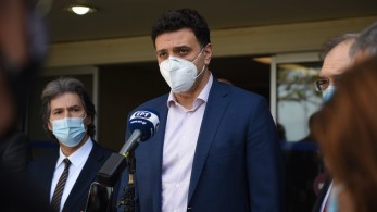 Κικίλιας από Πάτρα: Έχουμε φτάσει τους 790.000 εμβολιασμούς