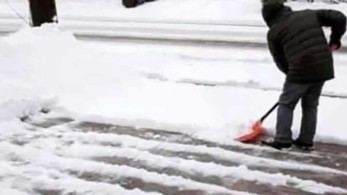 Xιουμοριστική ανάρτηση Μόσιαλου για τον γείτονά του