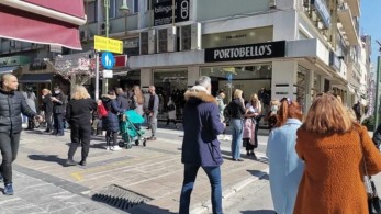 Βγήκαν στους δρόμους οι Λαρισαίοι από τον ισχυρό σεισμό (Φωτό – βίντεο)