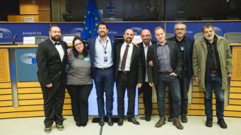 Ο Λιγνάδης αγκαλιά με τους ευρω-ΣΥΡΙΖΑίους