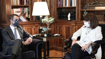 Με την ΠτΔ θα συναντηθεί αύριο ο πρωθυπουργός