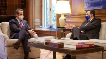 Μητσοτάκης σε Σχοινά για εμβόλια: Πίεση στις φαρμακευτικές να τηρήσουν τα χρονοδιαγράμματα