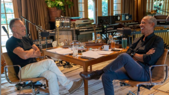 “Λίστα με 44 τραγούδια για το ντους” από τον Ομπάμα: Από Dylan μέχρι Public Enemy