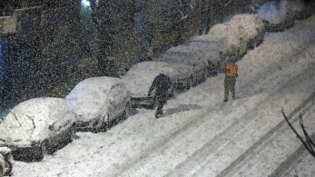 Στα «λευκά» η Αττική: Δύσκολες οι μετακινήσεις