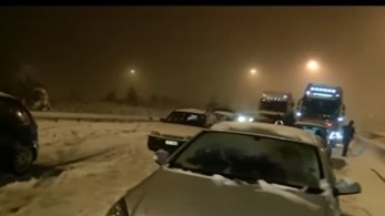 “Επιτυχίες” ΣΥΡΙΖΑ: Οδύσσεια στη χιονισμένη εθνική και ουρές χιλιομέτρων (video)