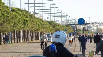 Κορωνοϊός: 2.405 νέα κρούσματα, 521 διασωληνωμένοι, 49 νεκροί