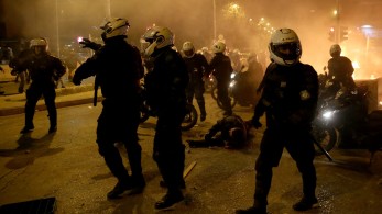 Βίντεο-ντοκουμέντο: Η στιγμή της δολοφονικής επίθεσης κατά του αστυνομικού