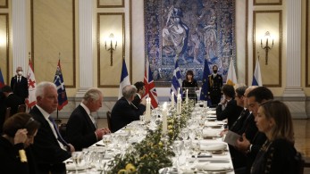 Προεδρικό Μέγαρο: Ποιοι παρευρίσκονται στο επίσημο δείπνο
