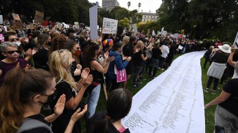 Αυστραλία: Χιλιάδες γυναίκες διαδήλωσαν κατά της σεξουαλικής βίας