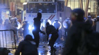 Συγκρούσεις, με τραυματίες αστυνομικούς, στο κέντρο της Λιέγης