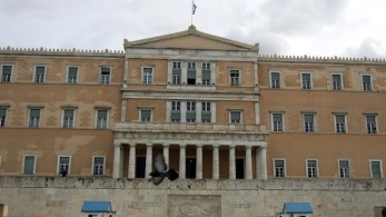 Τροχαίο στη Βουλή: Μετακινήθηκε σε άλλη υπηρεσία ο τροχονόμος