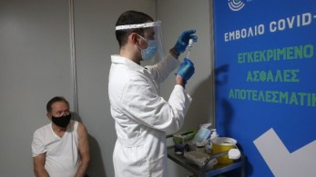 Κορωνοϊός: Πέντε μύθοι για τα εμβόλια