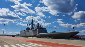 Στον Πειραιά για την 25η Μαρτίου η γαλλική φρεγάτα Λανγκεντόκ