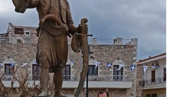 Ο Κατσαφάδος, εκπροσώπησε τον Μητσοτάκη, στις εορταστικές εκδηλώσεις στην Αρεόπολη