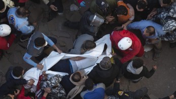 Έφτασαν στους 16 οι νεκροί από την κατάρρευση δεκαώροφου κτιρίου στο Κάιρο