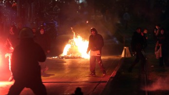 Κατεπείγουσα έρευνα των καταγγελιών για αστυνομική βία στη Ν. Σμύρνη