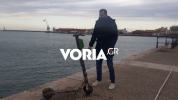 Θεσσαλονίκη: Η άμπωτη αποκάλυψε που κρύβονταν τα… πατίνια (vid)