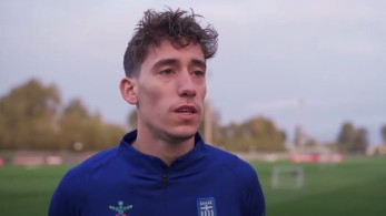 Ο Κώστας Τσιμίκας στον ΟΠΑΠ για την πρεμιέρα της Εθνικής Ομάδας στο Παγκόσμιο Κύπελλο